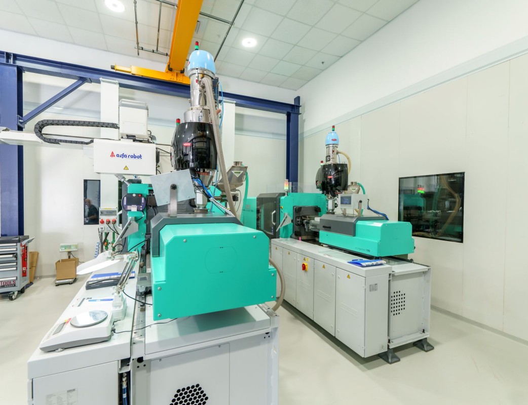 arburg injection machine 1